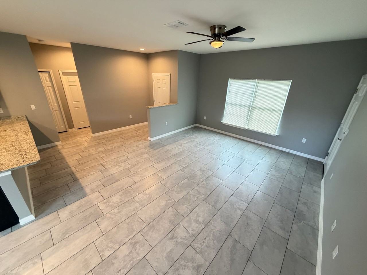 1673 Westcott St Se - Photo 3 of 32