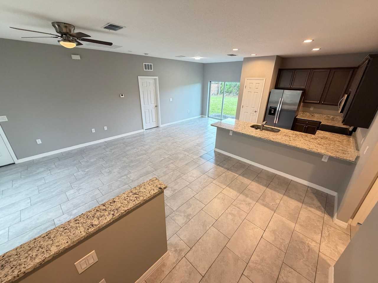 1673 Westcott St Se - Photo 4 of 32