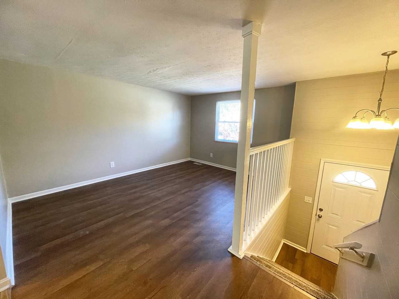 5516 Hasbrook Dr - Photo 4 of 27