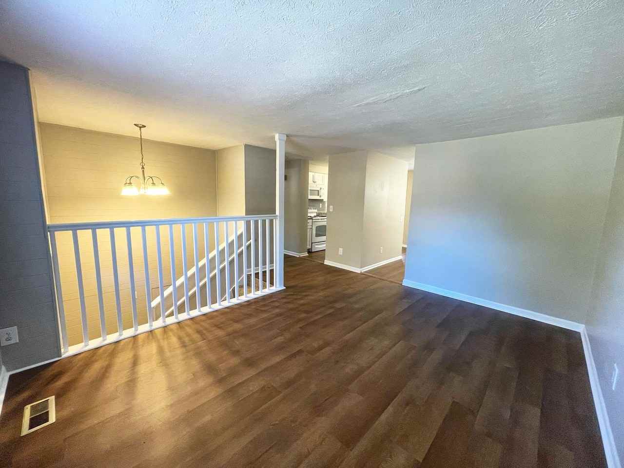 5516 Hasbrook Dr - Photo 5 of 27