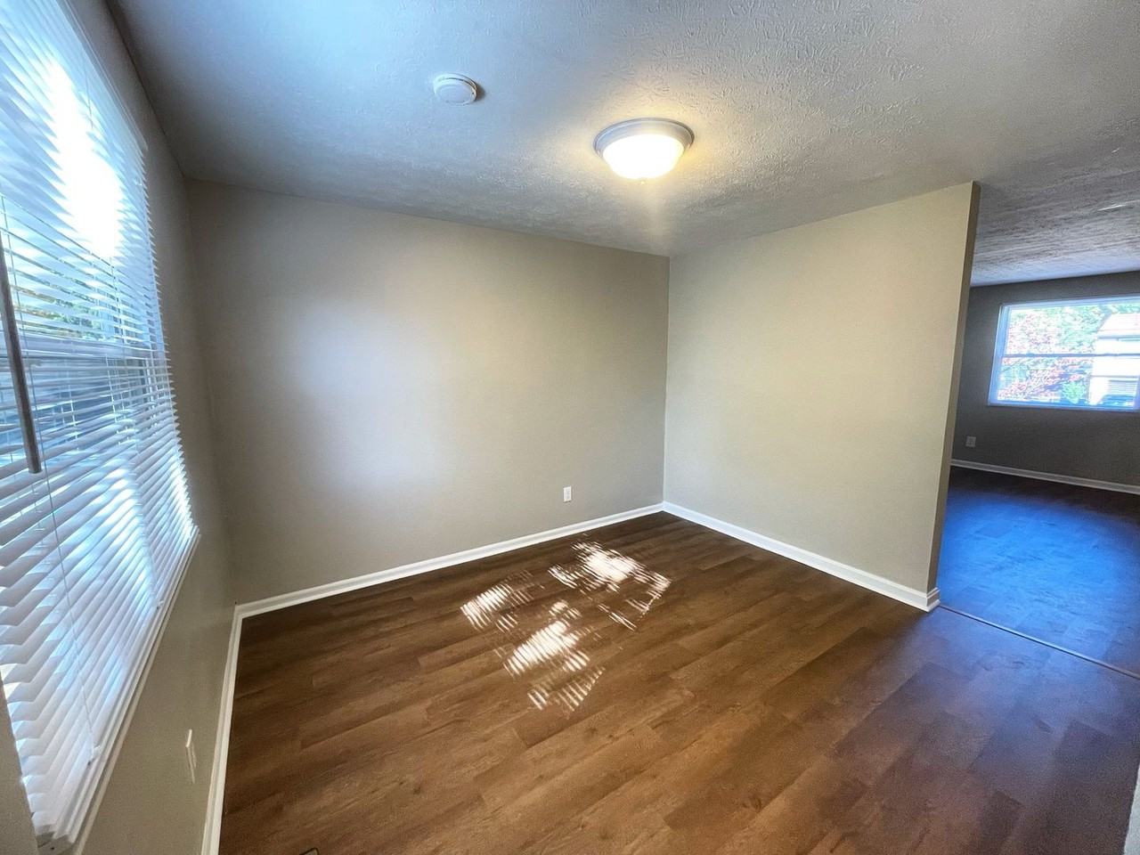 5516 Hasbrook Dr - Photo 7 of 27