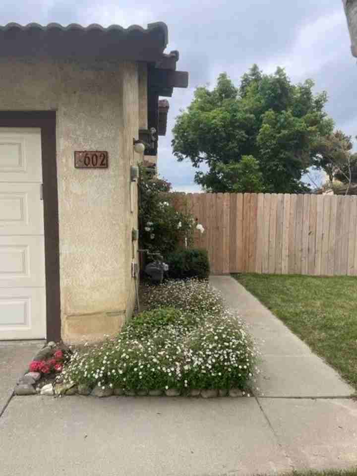 602 Summerwood Ln - Photo 2 of 9