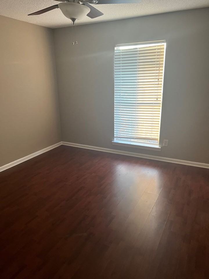 7456 Overlook Dr - Photo 3 of 9