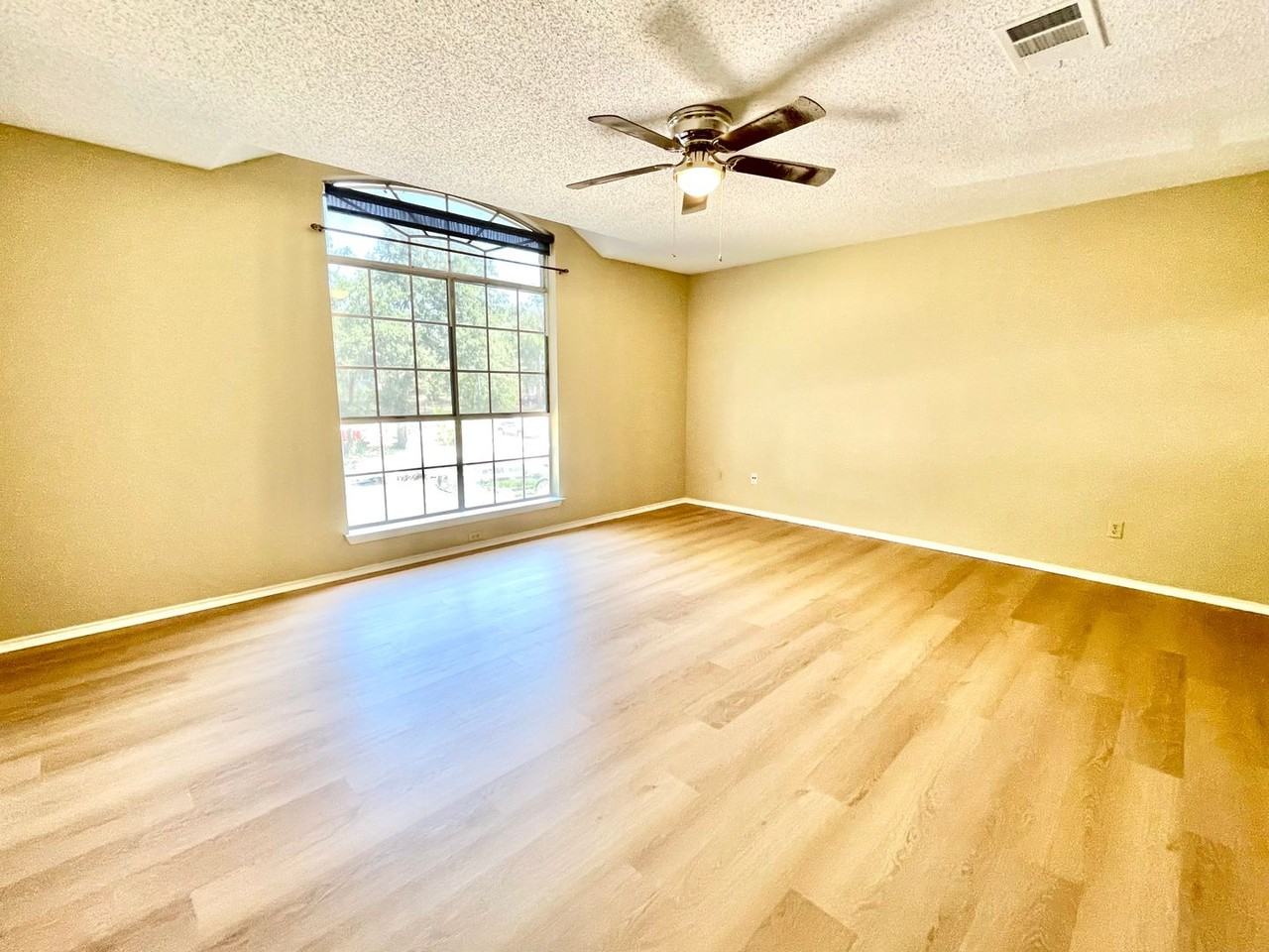 12610 Dringenberg Dr - Photo 5 of 11