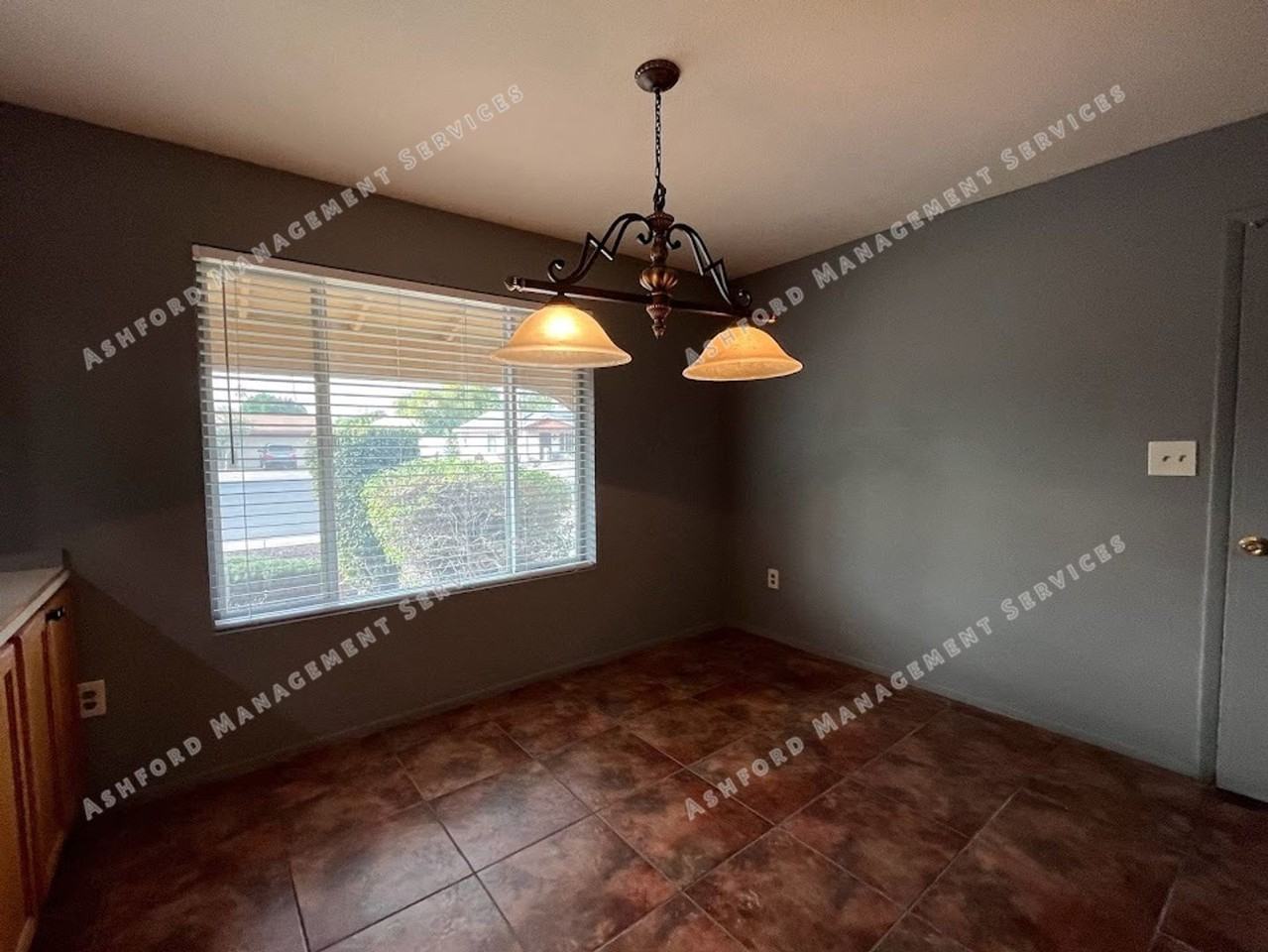 12229 N 48th Ave - Photo 6 of 26