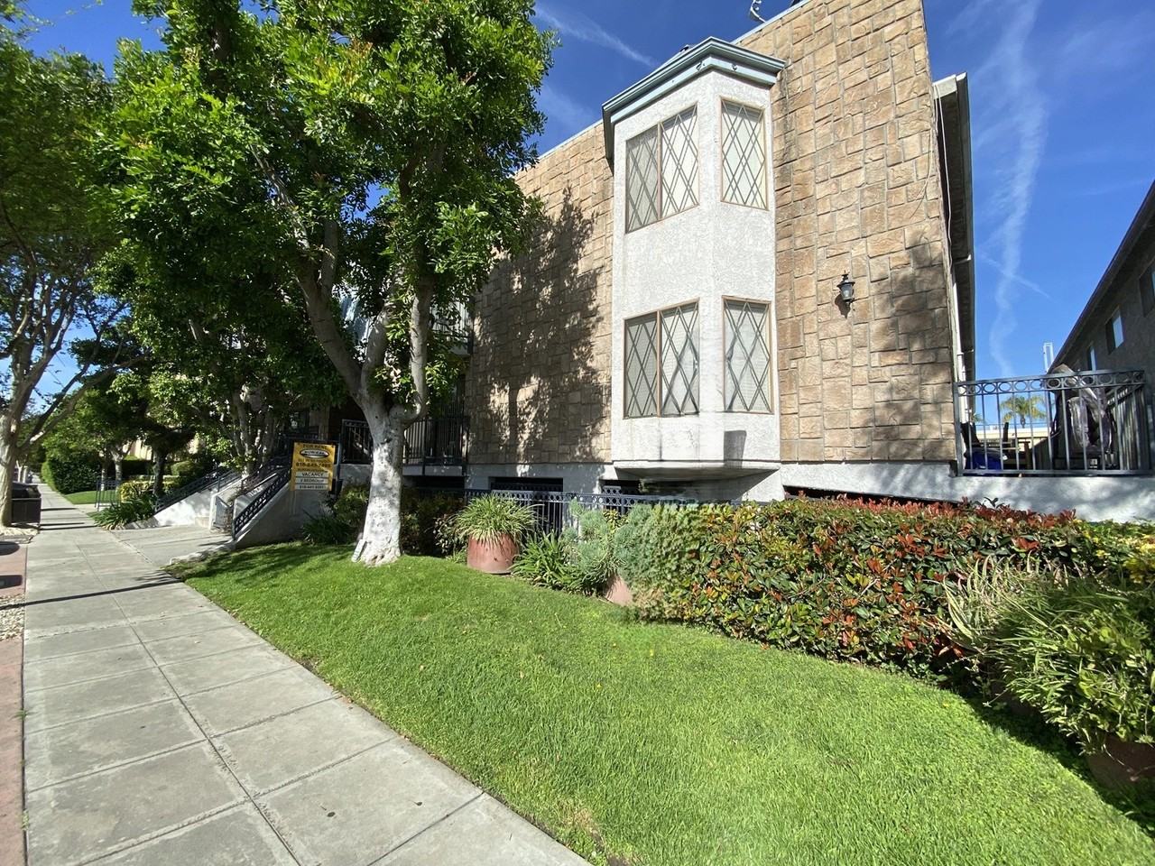 211 West Verdugo - Photo 3 of 50