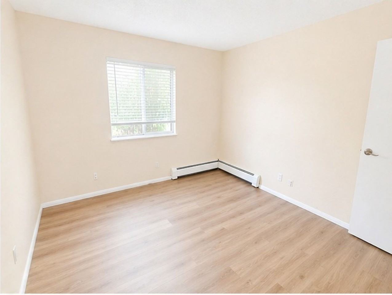 55 E Chenango Ave - Photo 6 of 10