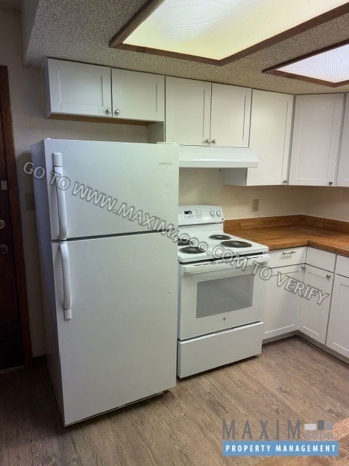 2150 College Pl #15 - Photo 6 of 15