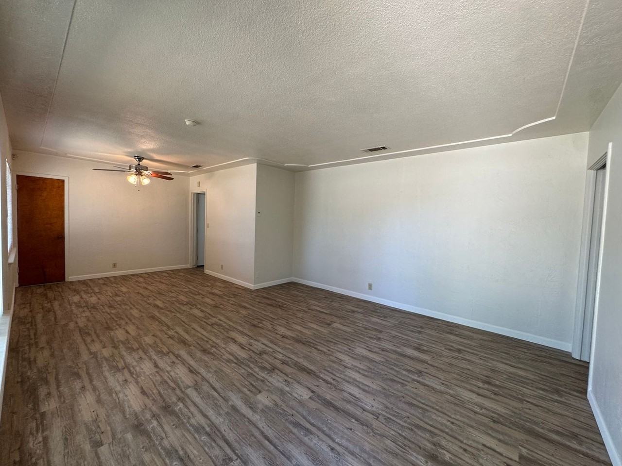 2426 E Dayton Ave - Photo 2 of 15