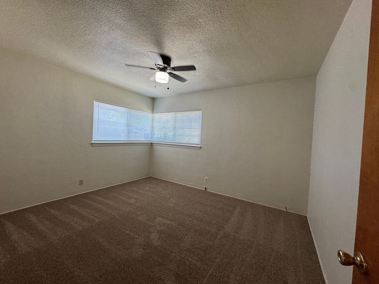 2426 E Dayton Ave - Photo 5 of 15