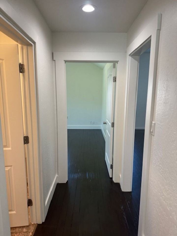 1310 Swayze Ln - Photo 5 of 18