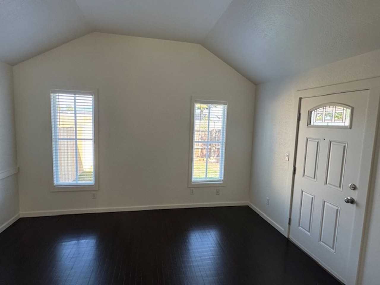 1310 Swayze Ln - Photo 6 of 18