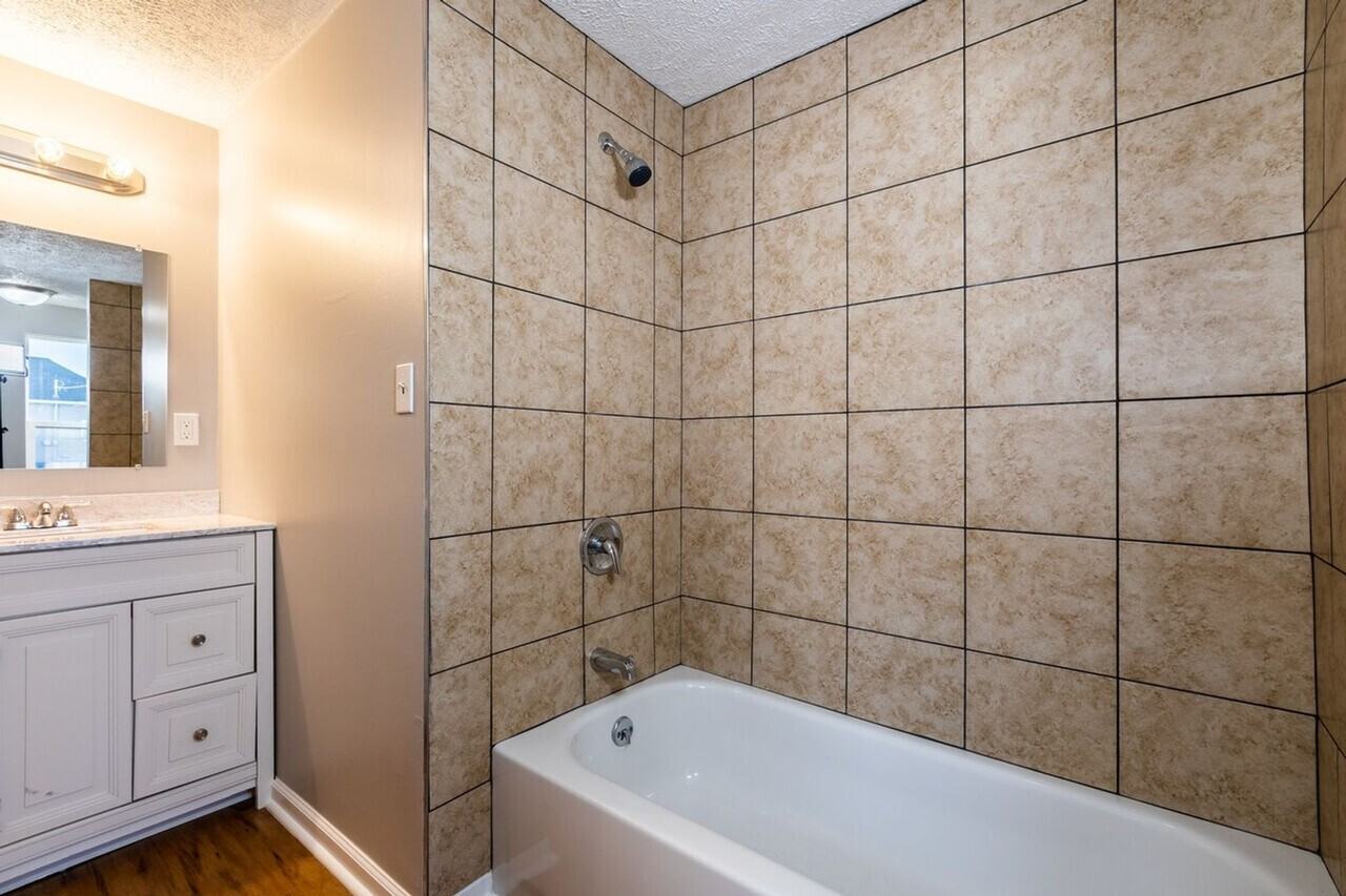 1425 Avenue C - Photo 2 of 4