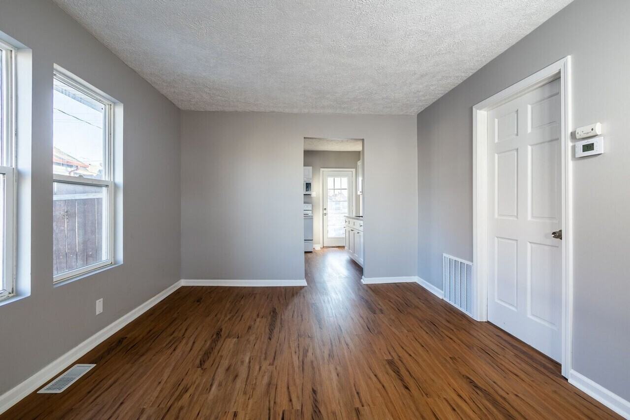 1425 Avenue C - Photo 4 of 4