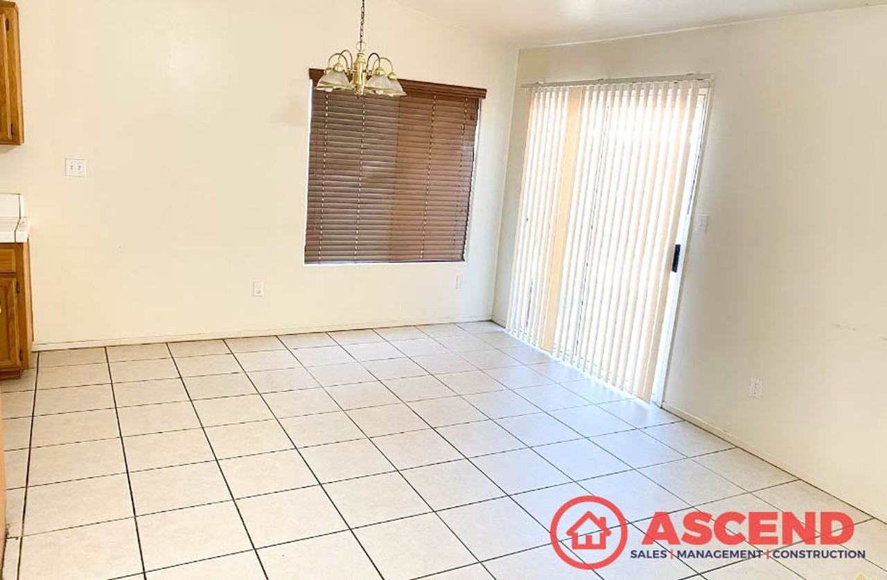 1408 Interlaken Dr - Photo 3 of 8