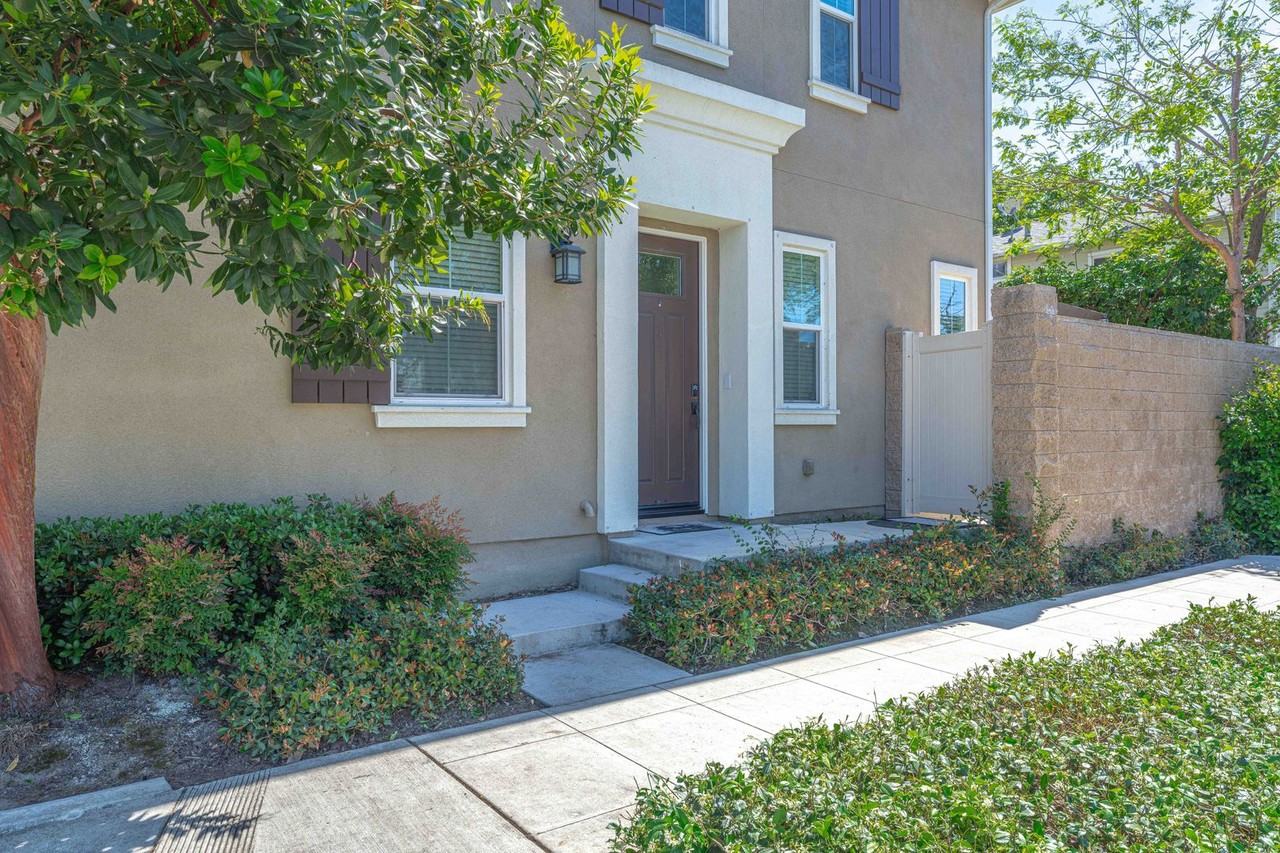 399 N Avelina Way #1 - Photo 3 of 31