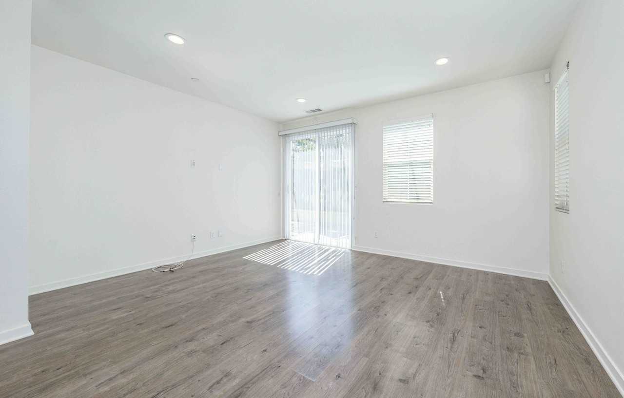 399 N Avelina Way #1 - Photo 5 of 31