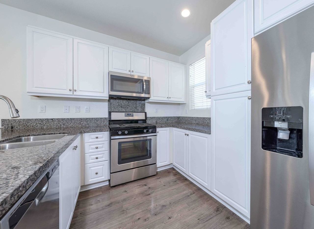 399 N Avelina Way #1 - Photo 7 of 31