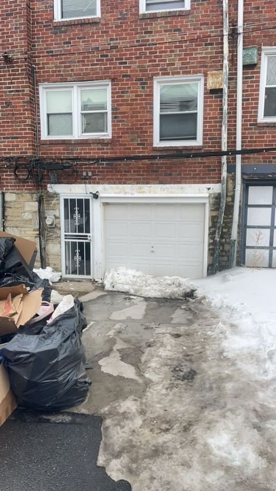 351 E Claremont Rd - Photo 3 of 34