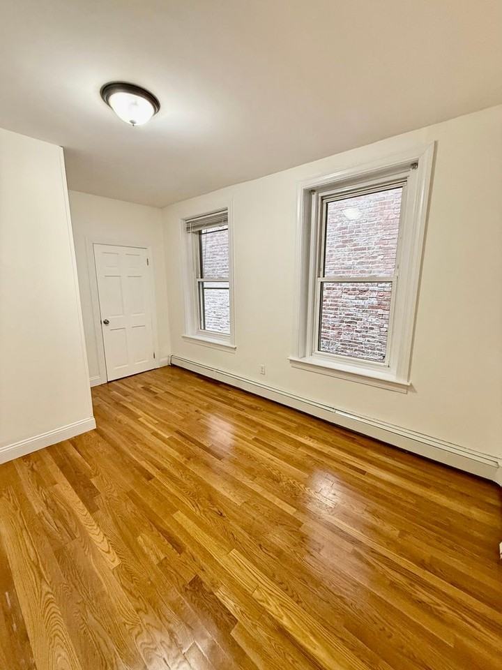 335 Meridian St - Photo 6 of 13