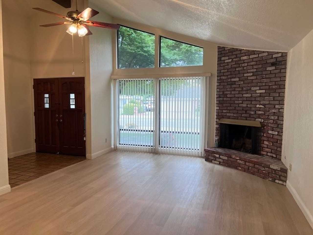 6940 Havenside Dr - Photo 4 of 23