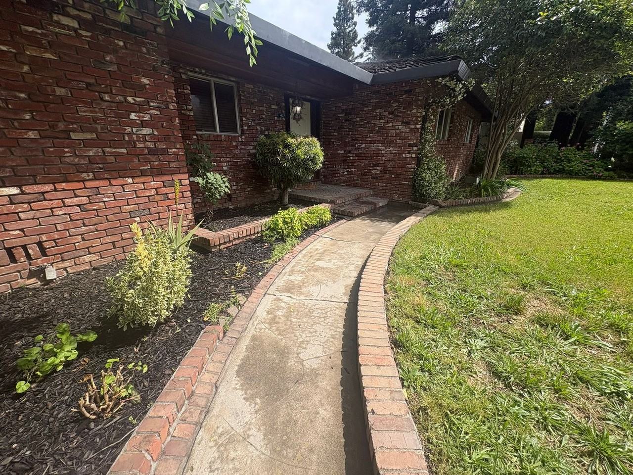 2511 Larkspur Ln - Photo 3 of 49