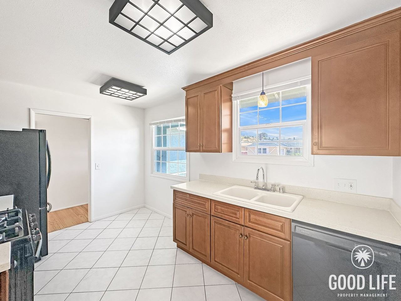 3401 E 7th St - Photo 5 of 17