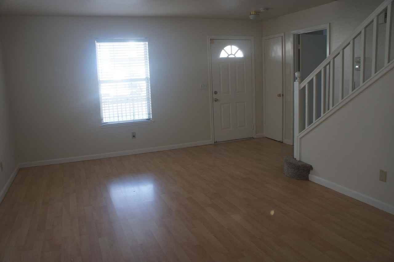 710 Heritage Pl - Photo 4 of 17