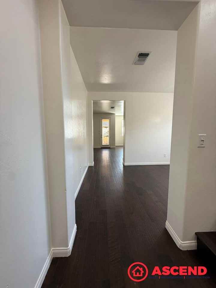 8315 Bantam St - Photo 2 of 19