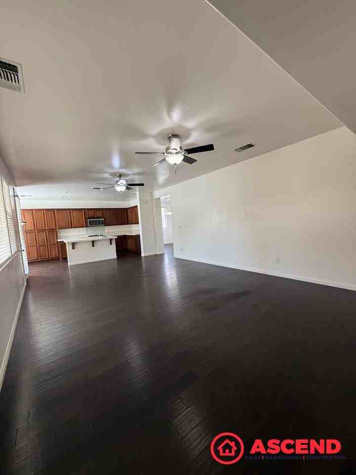 8315 Bantam St - Photo 4 of 19