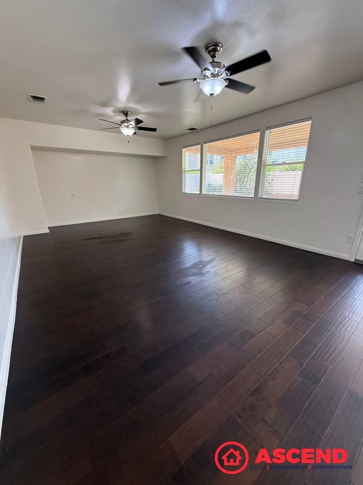 8315 Bantam St - Photo 5 of 19