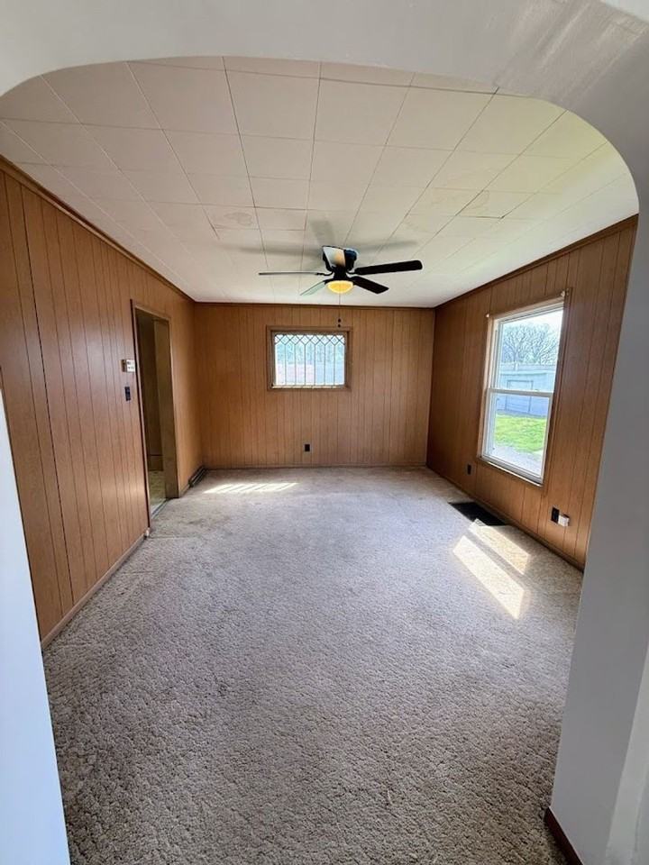 528 Smith Ave Nw - Photo 3 of 11