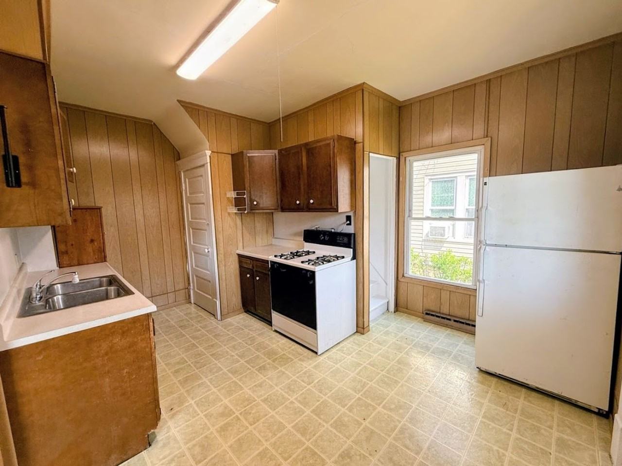 528 Smith Ave Nw - Photo 4 of 11