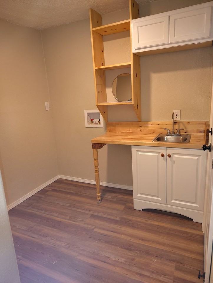 602 S Woody Dr #A - Photo 6 of 9