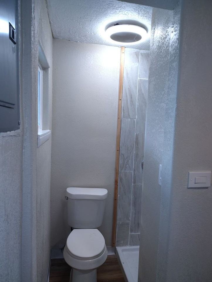 602 S Woody Dr #A - Photo 7 of 9