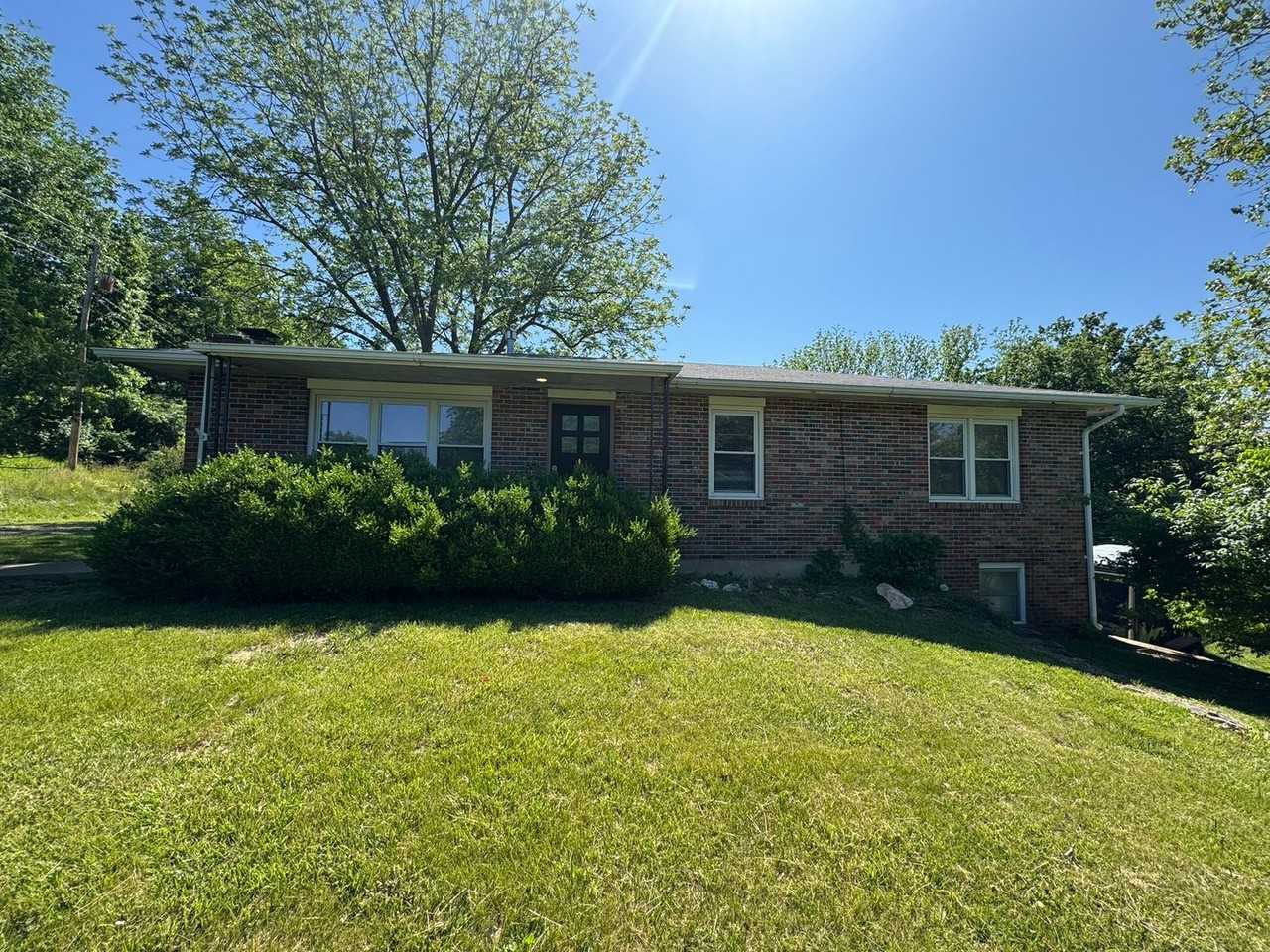 6550 S Old Village Rd - Photo 4 of 50