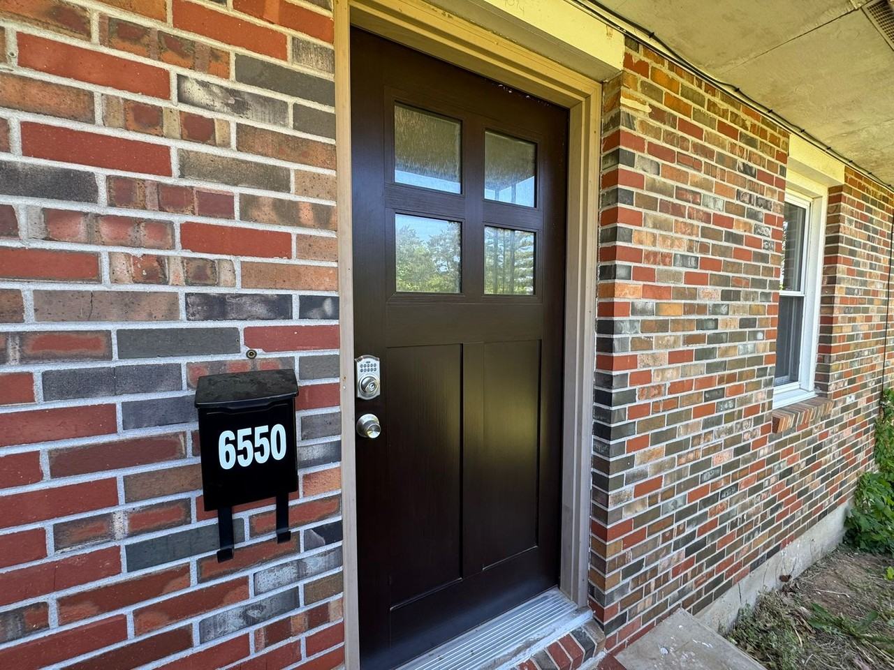 6550 S Old Village Rd - Photo 7 of 50