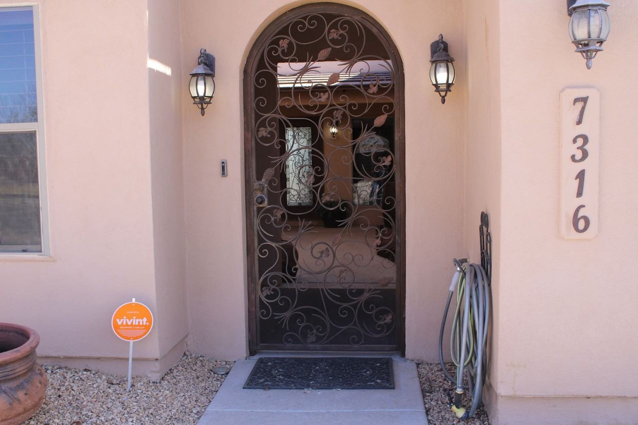 7316 Brays Landing Dr - Photo 2 of 29