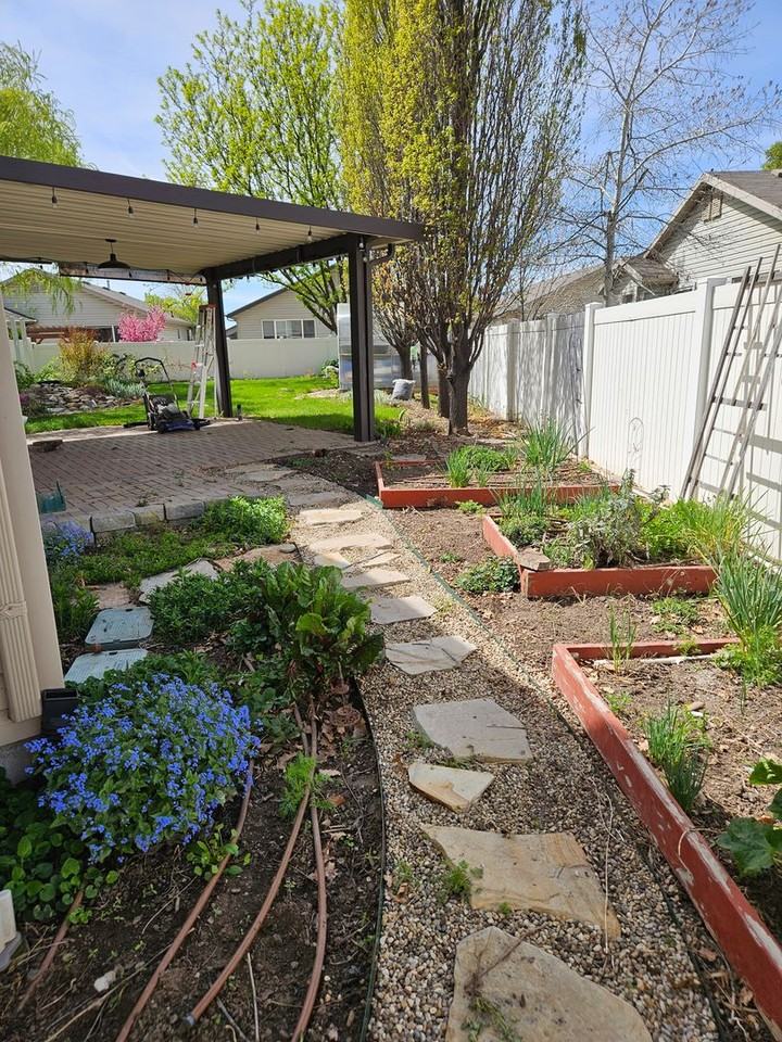 743 N Haworth Cir - Photo 2 of 31