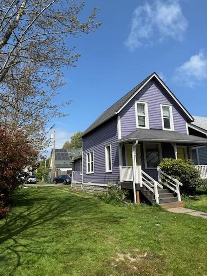 2115 New St - Photo 2 of 5