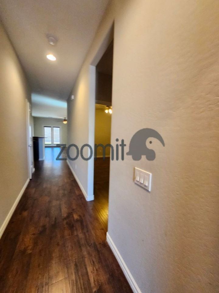 10781 W Avenida Del Rey - Photo 4 of 40