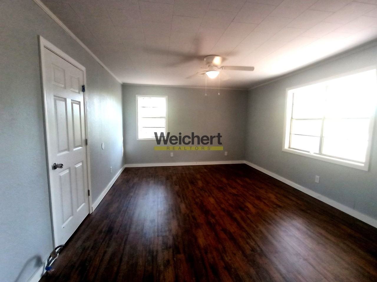 209 S 16th Ave - Photo 3 of 16