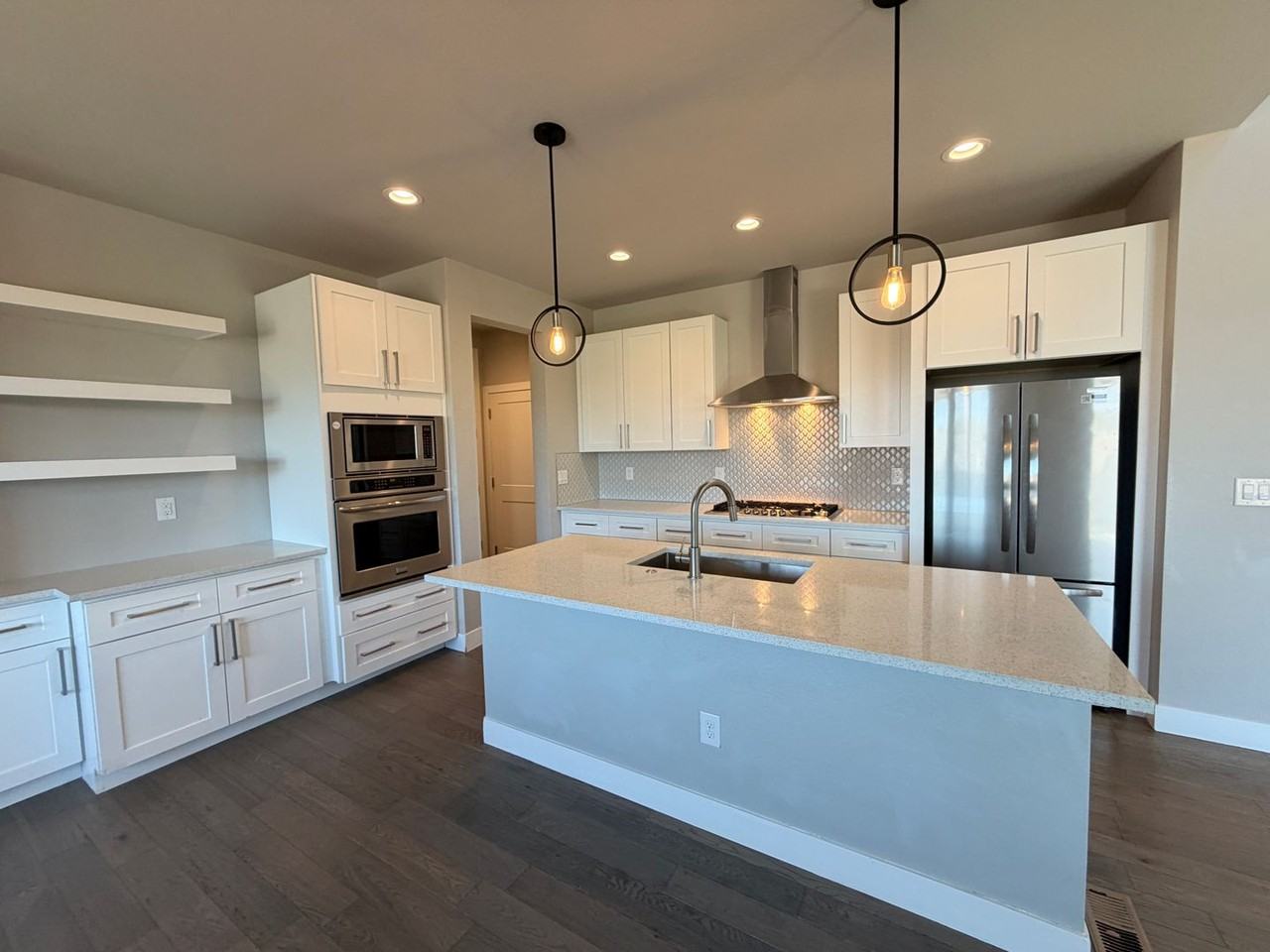 22561 E Hinsdale Ave - Photo 2 of 47