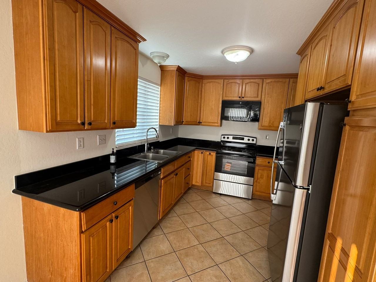 226 Sparrow Dr - Photo 2 of 17