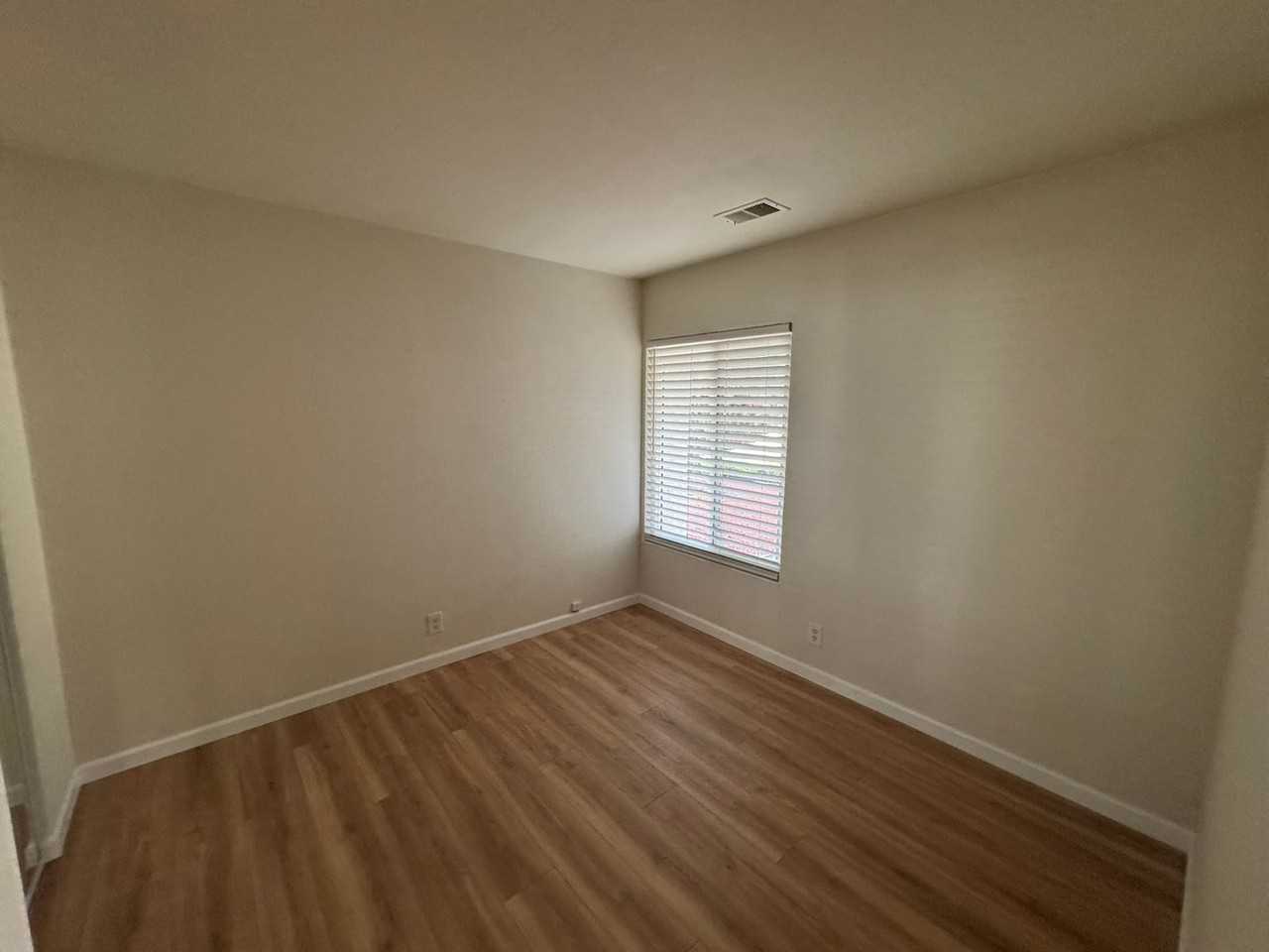 226 Sparrow Dr - Photo 6 of 17