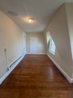 featured image of 219 N 9th St