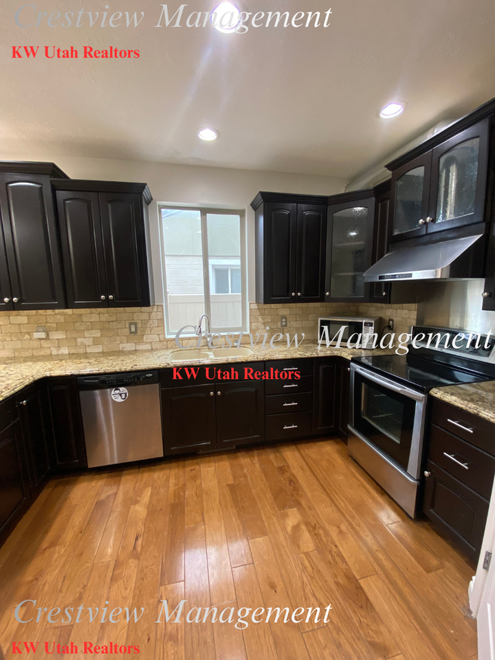 353 E Lambourne Ave - Photo 3 of 16