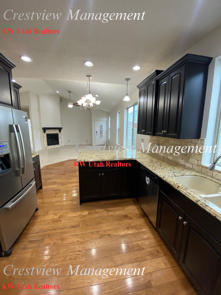 353 E Lambourne Ave - Photo 4 of 16