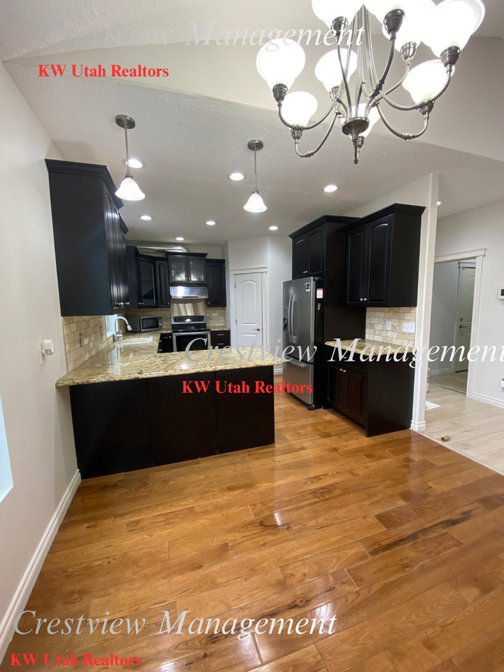 353 E Lambourne Ave - Photo 5 of 16