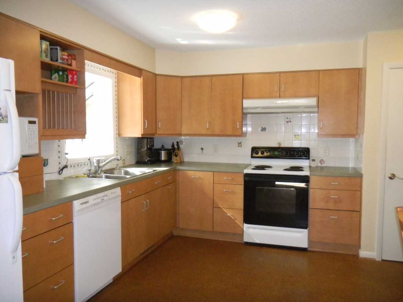 108 Aberdeen Ct - Photo 2 of 10